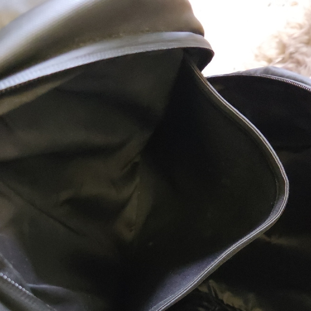 Gymshark Black Padded Everyday Backpack - Picture 6 of 9